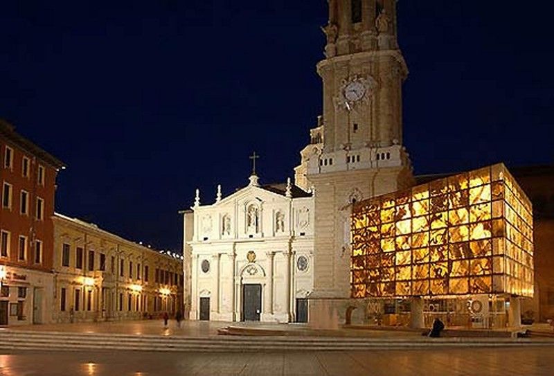 Dos Torres Pilar Suites- Balcones Con Vistas A La Ciudad Сарагоса Екстериор снимка