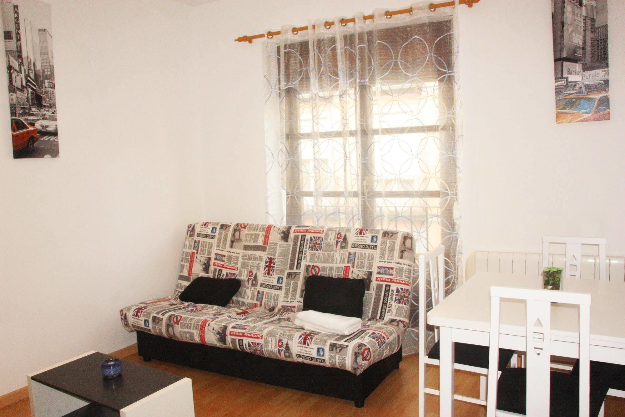 Dos Torres Pilar Suites- Balcones Con Vistas A La Ciudad Сарагоса Екстериор снимка
